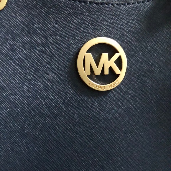 Michael Kors Navy Saffiano Jet Set Travel Tote - Picture 4 of 4